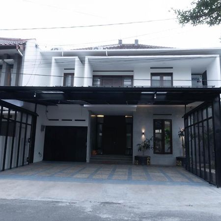 Villa Radja House Cipaku Indah Bandung Exterior foto