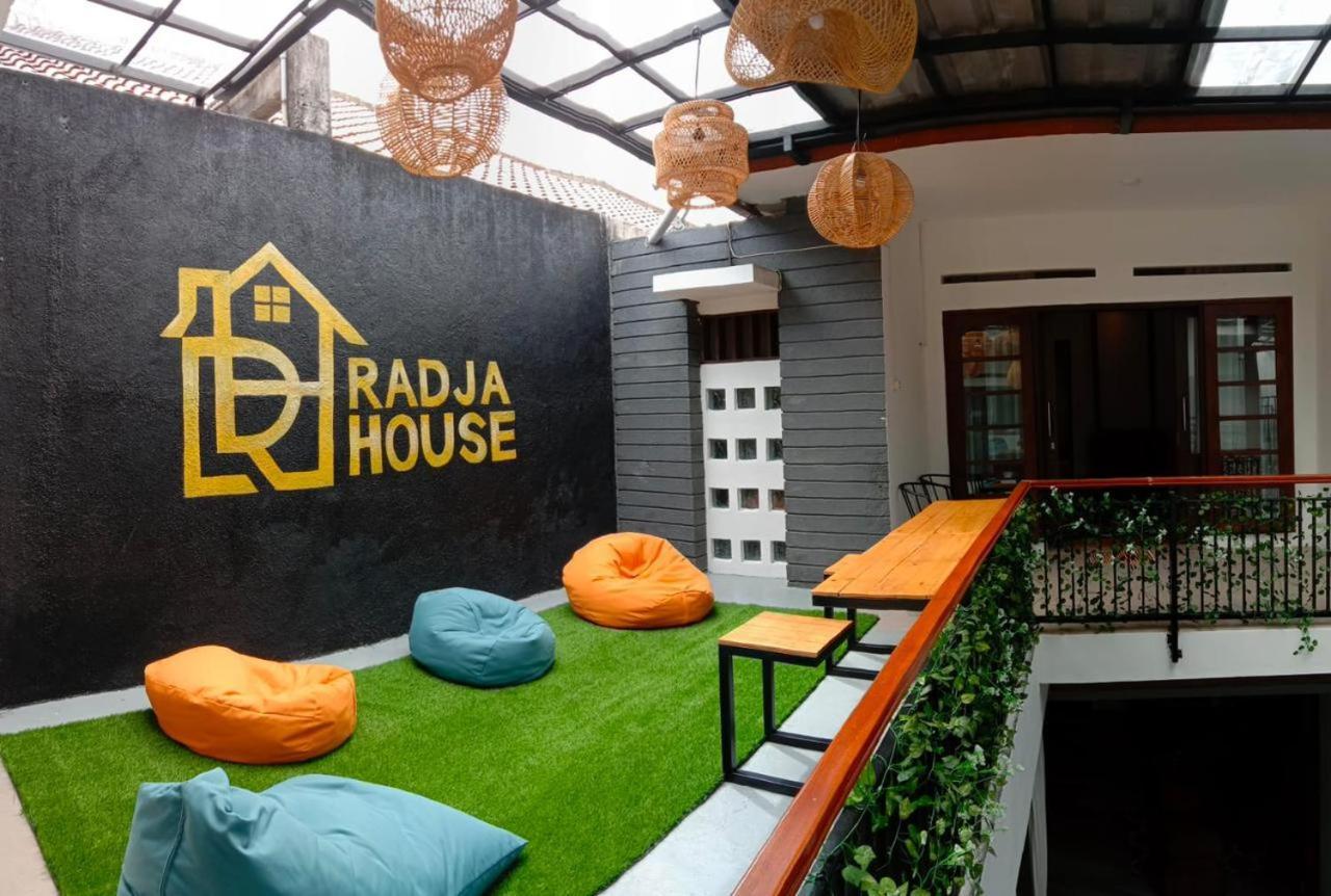 Villa Radja House Cipaku Indah Bandung Exterior foto